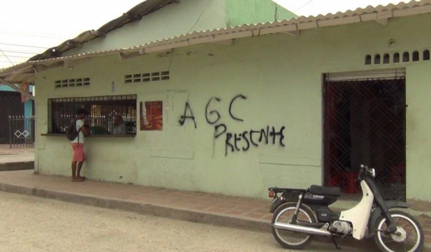 No son bandas, son paramilitares
